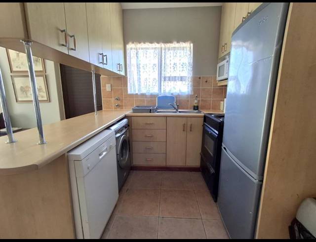 4 BEDROOM HOUSE FOR SALE IN BRITANNIA BAY